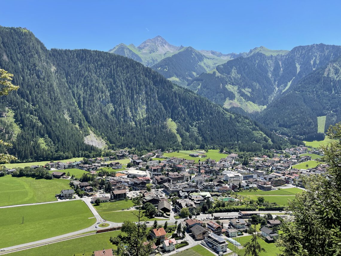 Wanderung zum Gasthaus Zimmereben - schönste Aussicht über Mayrhofen