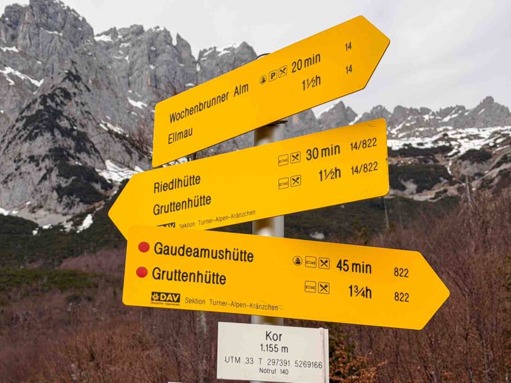 Ellmauer Steinkreis wanderweg schilder wochenbrunner alm richtung gaudeamushütte