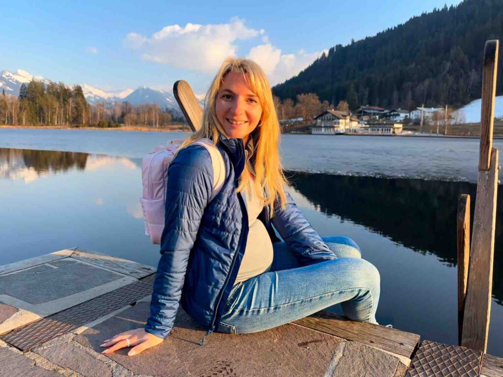 Christin Großheim am Schwarzsee in Kitzbühel beim Sonnenuntergang