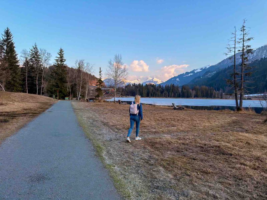 Uferweg am Schwarzsee Kitzbühel Spaziergang