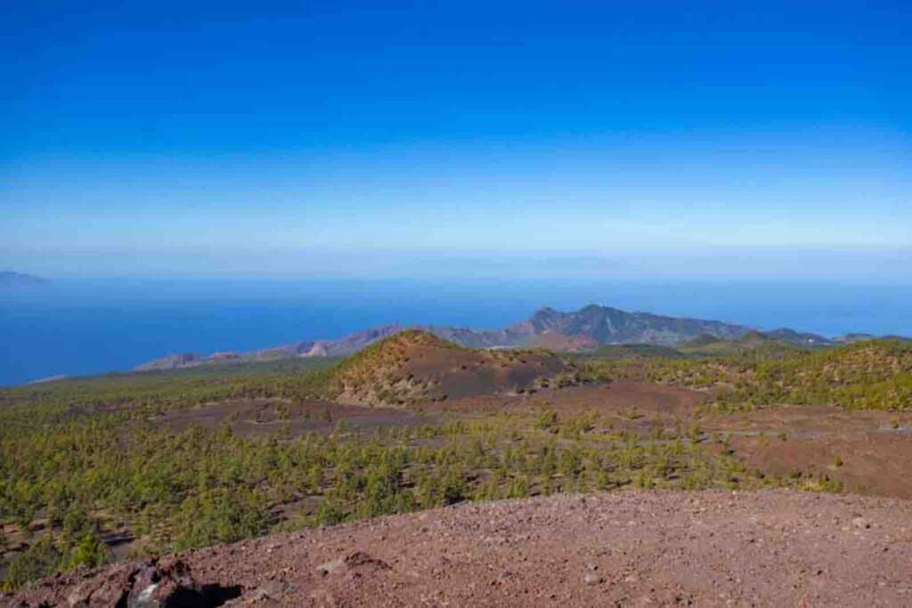 Vulkanlandschaft und Lavafelder rund um die Montaña Samara im Teide Nationalpark auf Teneriffa
