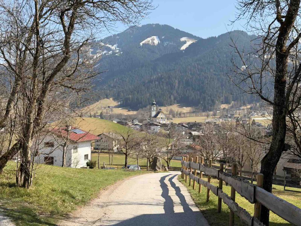 Blick auf Söll und den Wilden Kaiser
