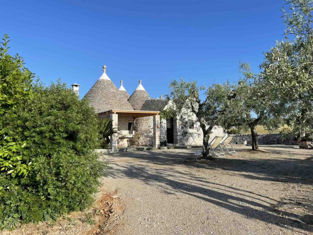 Puglia dei Trulli, trulli martina franca weingut apulien weinverkostung, Trulli il Castagno
